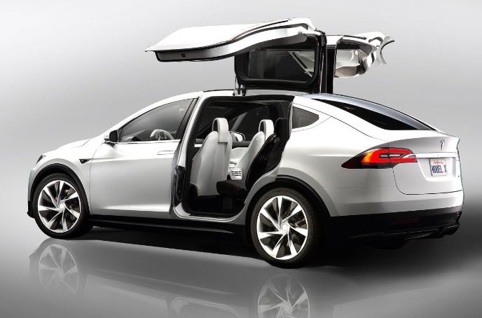 特斯拉握紧增长方向盘：电动车龙头瞄准万亿级Robotaxi市场